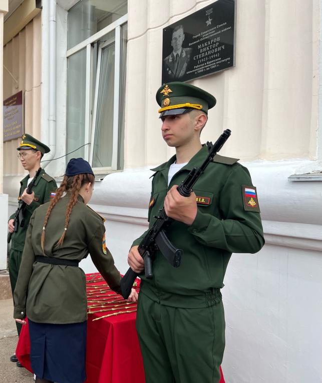 В Бурятской ГСХА прошел митинг, посвященный Герою Советского Союза Виктору Степановичу Макарову