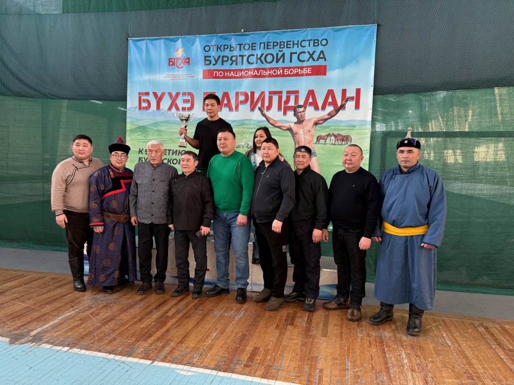 В Бурятской ГСХА вручили живого барана абсолютному победителю «Залуушуулай барилдаан»