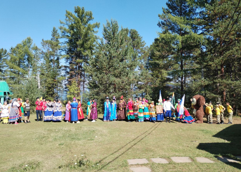Международный этнофестиваль «Многоликая Бурятия» объединил более 100 школьников у Байкала