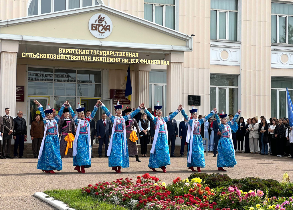 В Бурятской ГСХА прошла торжественная линейка для студентов первых курсов
