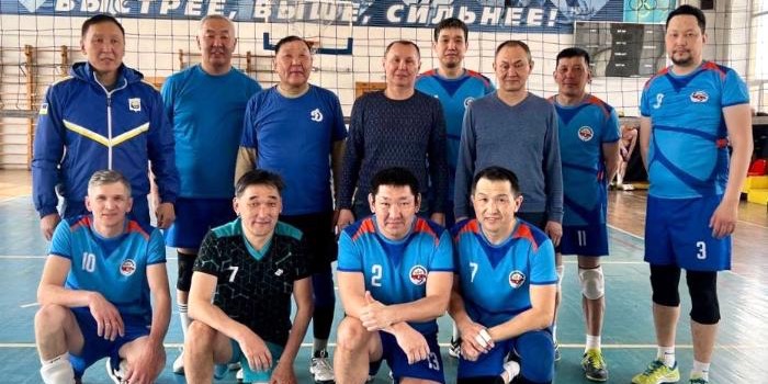 Команда Бурятской ГСХА завоевала серебро первенства среди ветеранов по волейболу